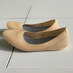Allbirds Tree Breezer Flats Size 9 Beige Knit Slip On Sustainable Shoes